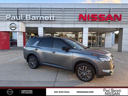 2022 Nissan Pathfinder SL