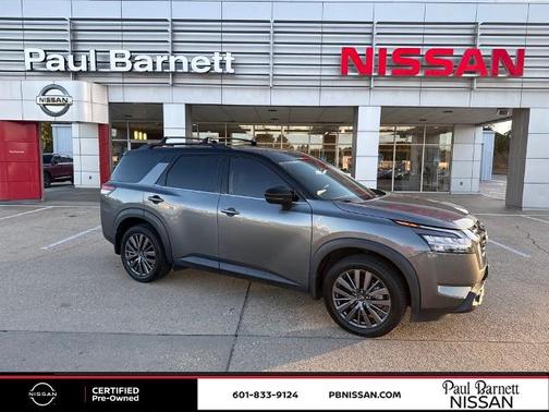 2022 Nissan Pathfinder SL