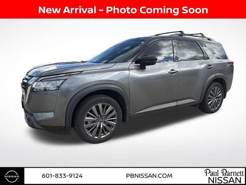 2022 Nissan Pathfinder SL