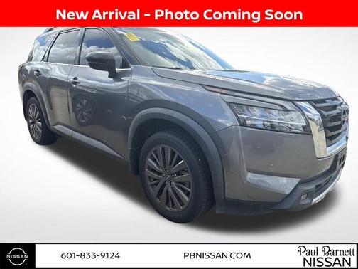 2022 Nissan Pathfinder SL