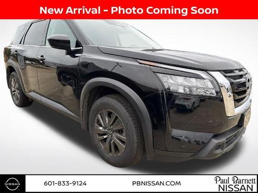 2023 Nissan Pathfinder S