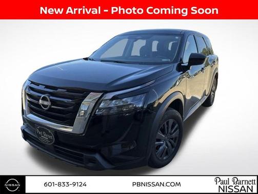 2023 Nissan Pathfinder S