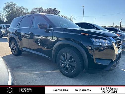 2023 Nissan Pathfinder S