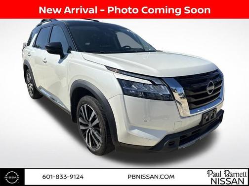 2024 Nissan Pathfinder Platinum