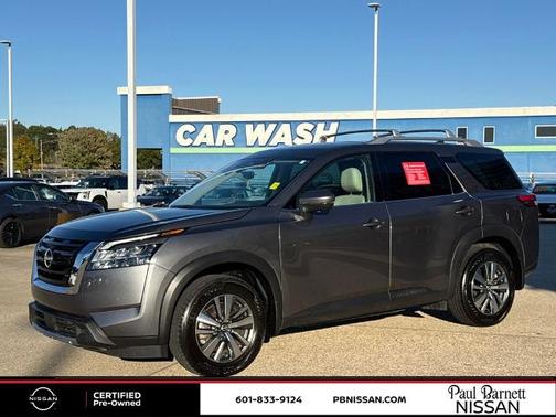 2024 Nissan Pathfinder SL