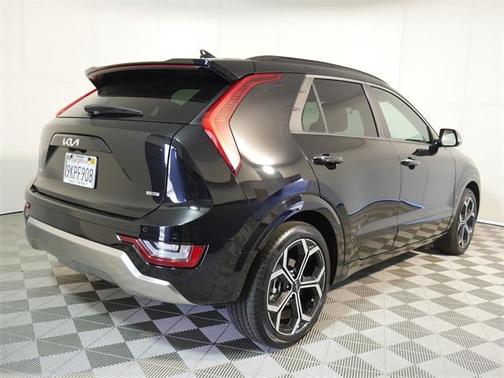 2024 Kia Niro SX Touring
