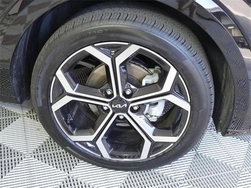 2024 Kia Niro SX Touring