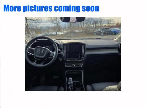 2023 Volvo XC40 B5 Ultimate Bright Theme