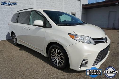 2019 Toyota Sienna SE