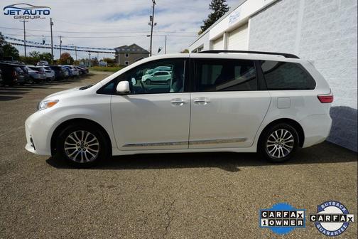 2019 Toyota Sienna SE