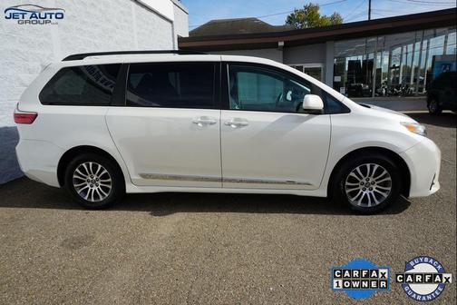 2019 Toyota Sienna SE