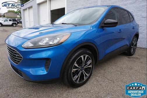 Velocity Blue Metallic 2021 Ford Escape SE