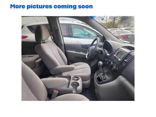 2011 Kia Sedona LX