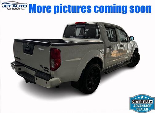 Glacier White 2018 Nissan Frontier SV