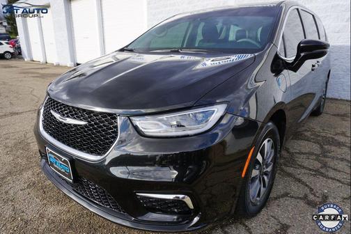 2022 Chrysler Pacifica Hybrid Touring L