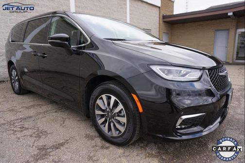 2022 Chrysler Pacifica Hybrid Touring L