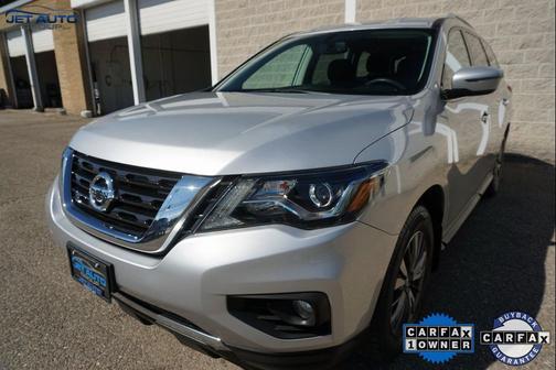 2017 Nissan Pathfinder SV