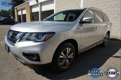 2017 Nissan Pathfinder SV