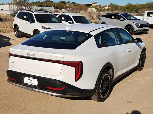 2025 Kia K4 EX