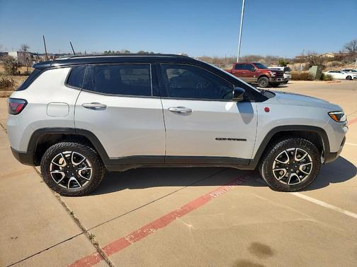 2024 Jeep Compass Trailhawk