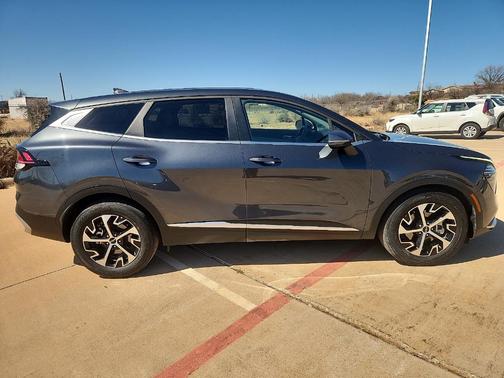 2024 Kia Sportage EX