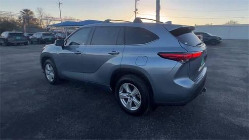 2021 Toyota Highlander LE