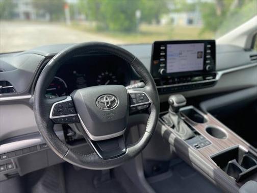 2023 Toyota Sienna XLE 8 Passenger