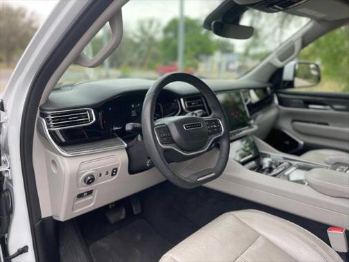 2022 Jeep Wagoneer Series III 4x2