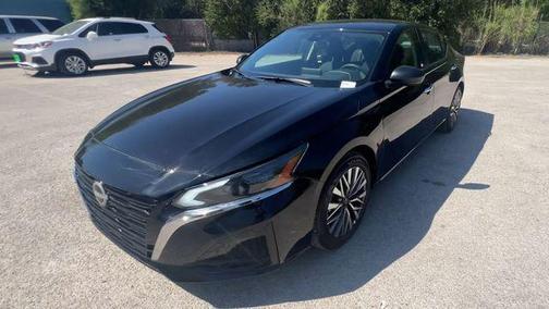 Super Black Clearcoat 2025 Nissan Altima 2.5 SV