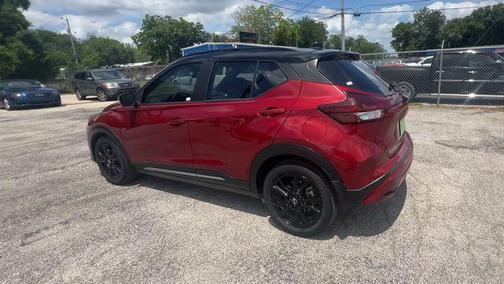 Scarlet Ember Tintcoat/Super Black 2023 Nissan Kicks SR