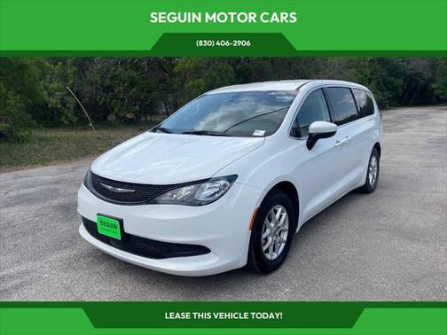 2022 Chrysler Voyager LX