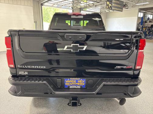 2025 Chevrolet Silverado 2500 4WD Crew Cab Standard Bed ZR2