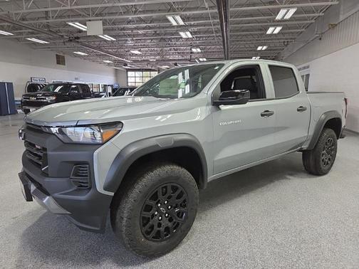 Sterling Gray Metallic 2026 Chevrolet Colorado Trail Boss