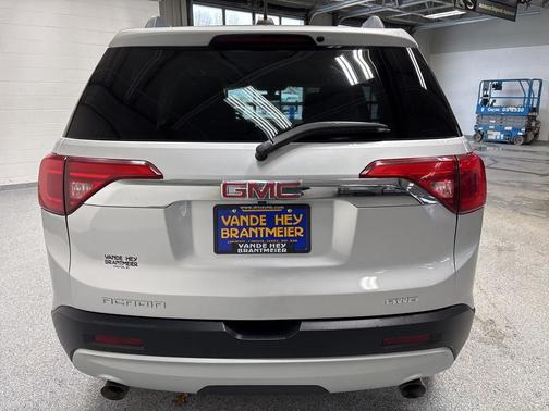 2018 GMC Acadia SLE-2