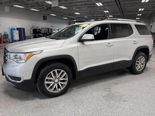 2018 GMC Acadia SLE-2