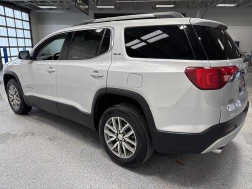 2018 GMC Acadia SLE-2