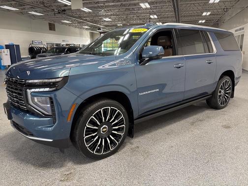 2025 Chevrolet Suburban 4WD High Country