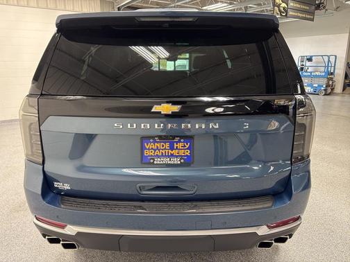 2025 Chevrolet Suburban 4WD High Country