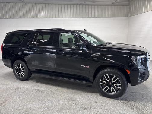 2023 GMC Yukon XL 4WD AT4