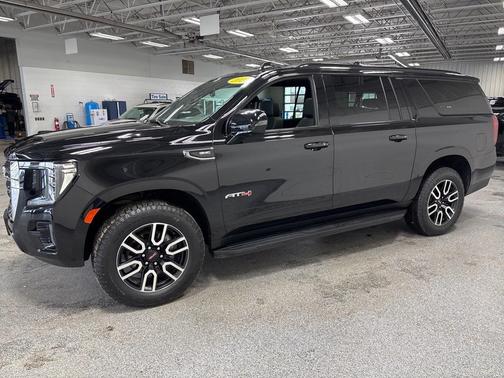 2023 GMC Yukon XL 4WD AT4