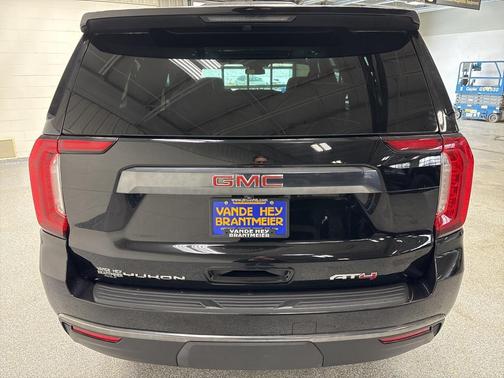 2023 GMC Yukon XL 4WD AT4