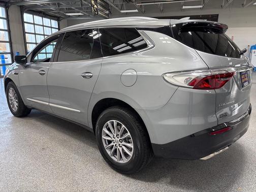 2023 Buick Enclave Essence AWD
