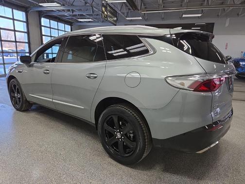 2023 Buick Enclave Essence AWD