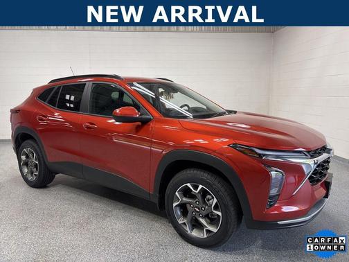 Cayenne Orange Metallic 2024 Chevrolet Trax LT