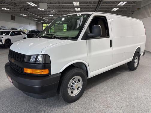 Summit White 2026 Chevrolet Express 2500 Work Van