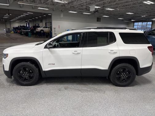 2023 GMC Acadia AWD AT4