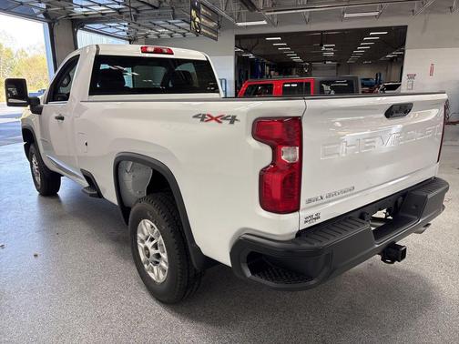 Summit White 2026 Chevrolet Silverado 2500 WT