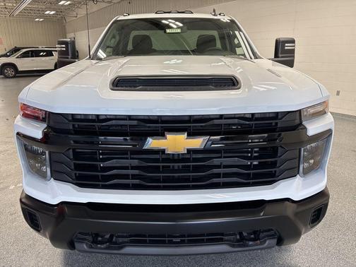Summit White 2026 Chevrolet Silverado 2500 WT
