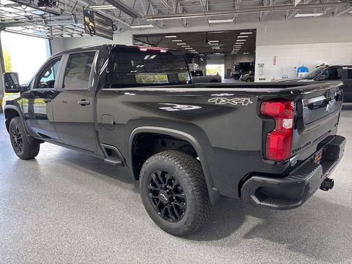 Black 2026 Chevrolet Silverado 2500 Custom
