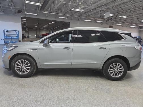 2023 Buick Enclave Essence AWD